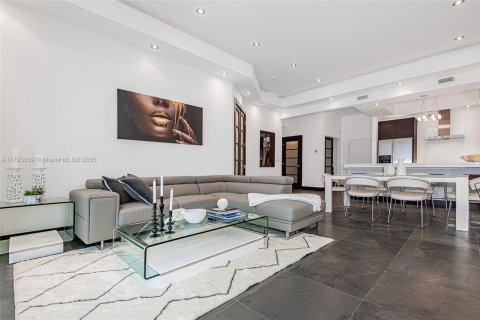 Condominio en alquiler en Miami Beach, Florida, 1 dormitorio, 89.19 m2 № 1726732 - foto 21