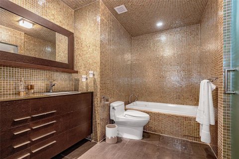 Condominio en alquiler en Miami Beach, Florida, 1 dormitorio, 89.19 m2 № 1726732 - foto 13