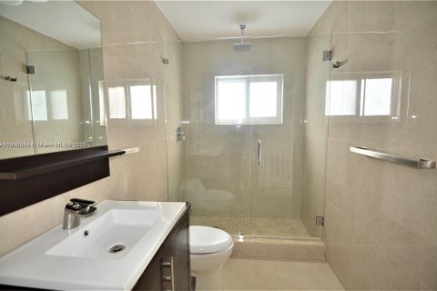 House in Miami, Florida 3 bedrooms, 161.74 sq.m. № 1952639 - photo 13