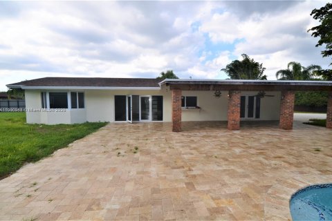 House in Miami, Florida 3 bedrooms, 161.74 sq.m. № 1952639 - photo 21