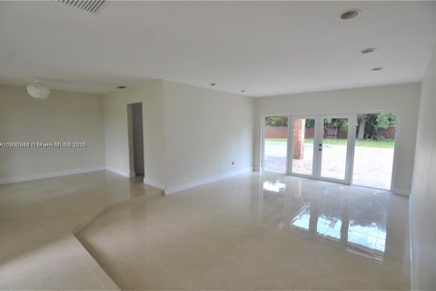 House in Miami, Florida 3 bedrooms, 161.74 sq.m. № 1952639 - photo 4