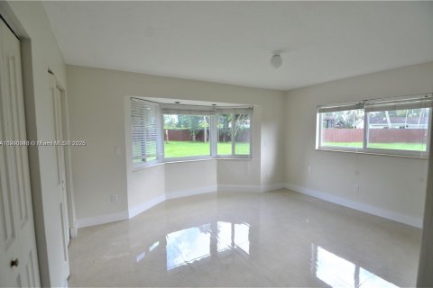 House in Miami, Florida 3 bedrooms, 161.74 sq.m. № 1952639 - photo 14