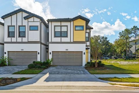 Adosado en venta en Orlando, Florida, 5 dormitorios, 178.19 m2 № 1629941 - foto 1
