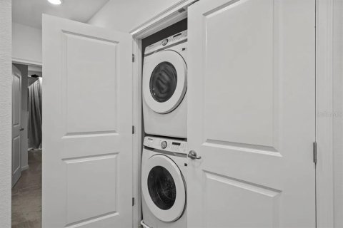Adosado en venta en Orlando, Florida, 5 dormitorios, 178.19 m2 № 1629941 - foto 30