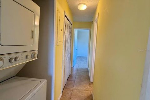 Condominio en alquiler en Orlando, Florida, 2 dormitorios, 86.86 m2 № 2167508 - foto 13