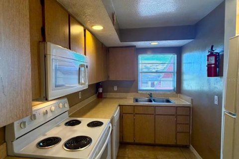 Condominio en alquiler en Orlando, Florida, 2 dormitorios, 86.86 m2 № 2167508 - foto 5