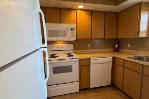 Condominio en alquiler en Orlando, Florida, 2 dormitorios, 86.86 m2 № 2167508 - foto 6