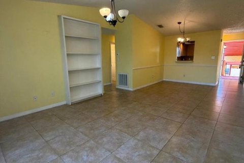 Condominio en alquiler en Orlando, Florida, 2 dormitorios, 86.86 m2 № 2167508 - foto 4