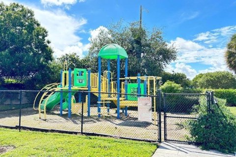 Condominio en venta en Coral Springs, Florida, 3 dormitorios, 108.32 m2 № 2153014 - foto 13