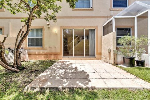 Townhouse in Pembroke Pines, Florida 3 bedrooms, 133.97 sq.m. № 2045332 - photo 6