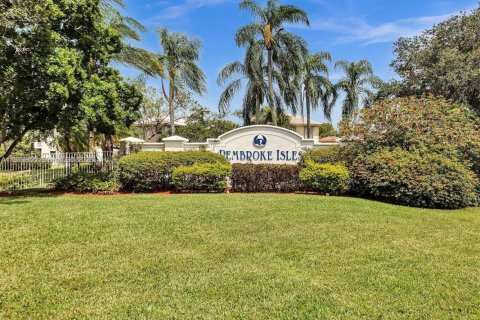 Townhouse in Pembroke Pines, Florida 3 bedrooms, 133.97 sq.m. № 2045332 - photo 8