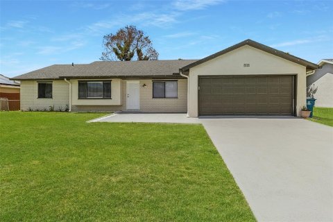 House in Palm Bay, Florida 3 bedrooms, 136.1 sq.m. № 2216380