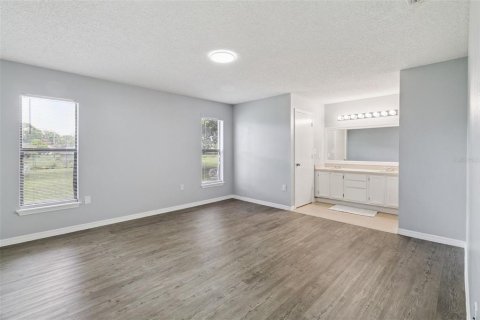 Villa ou maison à vendre à Palm Bay, Floride: 3 chambres, 136.1 m2 № 2216380 - photo 10