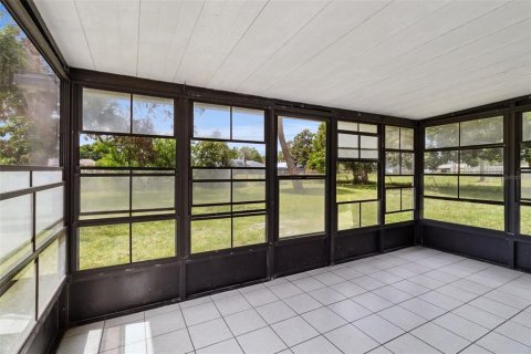 Villa ou maison à vendre à Palm Bay, Floride: 3 chambres, 136.1 m2 № 2216380 - photo 9