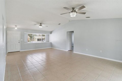 Villa ou maison à vendre à Palm Bay, Floride: 3 chambres, 136.1 m2 № 2216380 - photo 3