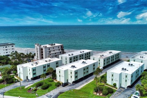 Condo in Englewood, Florida, 2 bedrooms  № 1703628 - photo 29