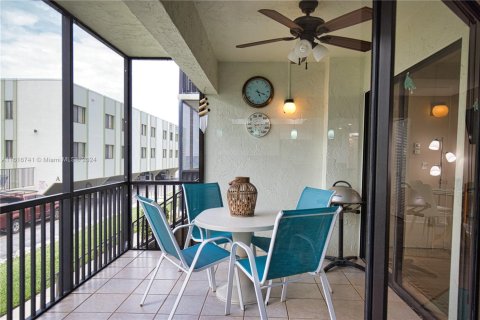 Condo in Englewood, Florida, 2 bedrooms  № 1703628 - photo 21