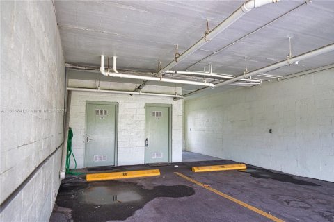Condo in Englewood, Florida, 2 bedrooms  № 1703628 - photo 22