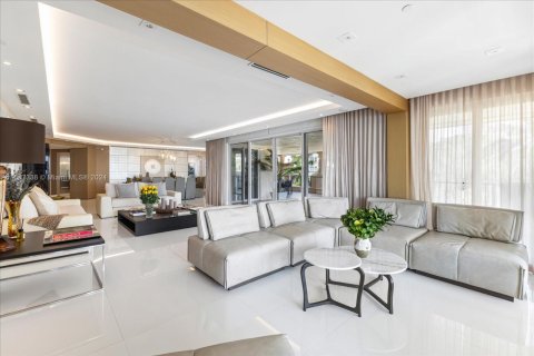 Condominio en venta en Miami Beach, Florida, 4 dormitorios, 379.6 m2 № 1868196 - foto 6