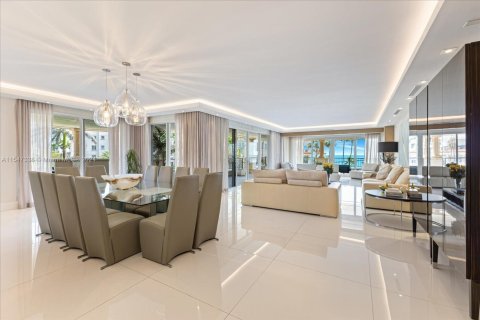 Condominio en venta en Miami Beach, Florida, 4 dormitorios, 379.6 m2 № 1868196 - foto 9