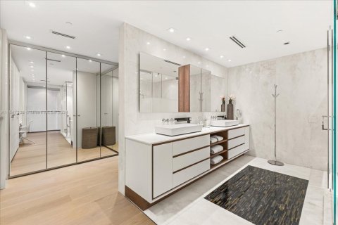 Condominio en venta en Miami Beach, Florida, 4 dormitorios, 379.6 m2 № 1868196 - foto 27