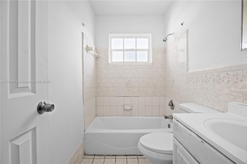 Villa ou maison à vendre à Miami, Floride: 4 chambres, 127.09 m2 № 1701064 - photo 27