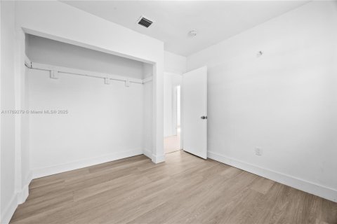 Villa ou maison à vendre à Miami, Floride: 4 chambres, 127.09 m2 № 1701064 - photo 24