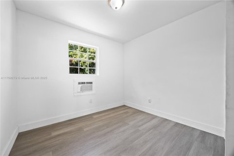 Villa ou maison à vendre à Miami, Floride: 4 chambres, 127.09 m2 № 1701064 - photo 29