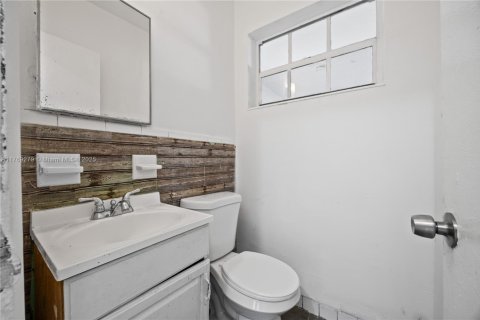 Villa ou maison à vendre à Miami, Floride: 4 chambres, 127.09 m2 № 1701064 - photo 30