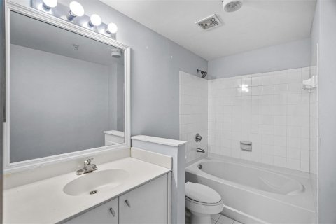 Condominio en venta en Coral Springs, Florida, 3 dormitorios, 126.07 m2 № 2193281 - foto 15