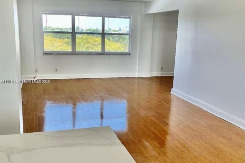 Copropriété à louer à Fort Lauderdale, Floride: 1 chambre, 72.46 m2 № 1975206 - photo 3