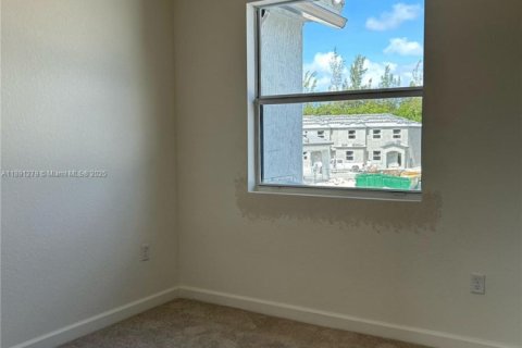 Снять в аренду таунхаус в Флорида-Сити, Флорида 3 спальни, 127.83м2, № 1944658 - фото 17