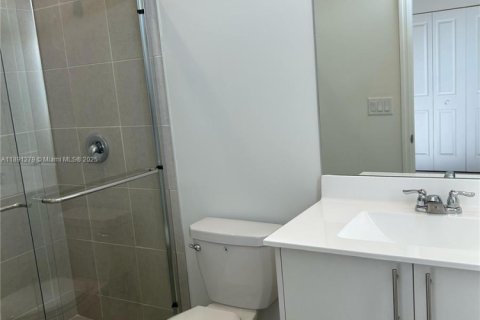 Снять в аренду таунхаус в Флорида-Сити, Флорида 3 спальни, 127.83м2, № 1944658 - фото 9