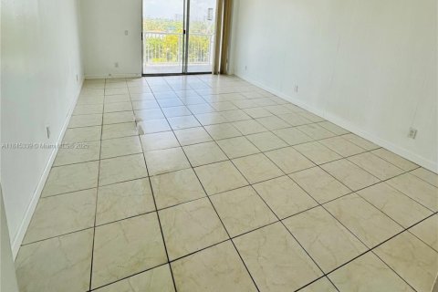 Купить кондоминиум в Норт-Майами, Флорида 1 спальня, 74.88м2, № 1957818 - фото 6