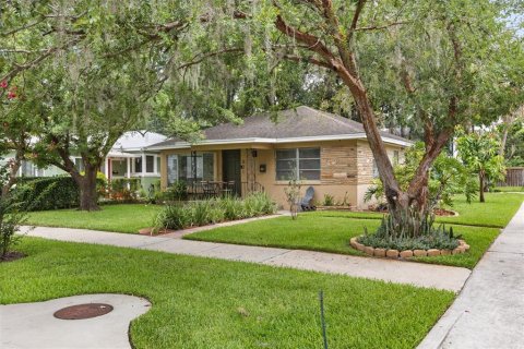 House in Orlando, Florida 3 bedrooms, 154.22 sq.m. № 2209336