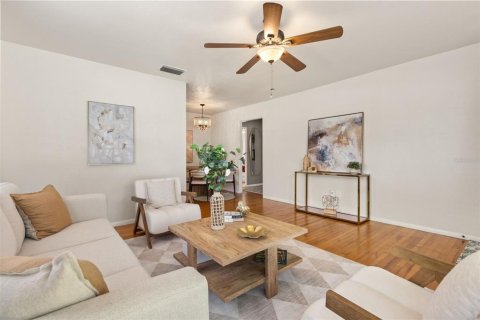Villa ou maison à vendre à Orlando, Floride: 3 chambres, 154.22 m2 № 2209336 - photo 6