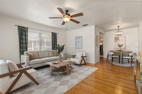 Villa ou maison à vendre à Orlando, Floride: 3 chambres, 154.22 m2 № 2209336 - photo 4