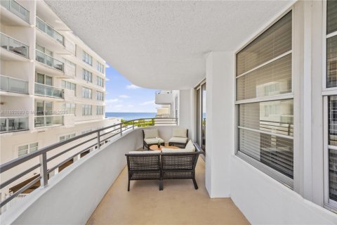Copropriété à vendre à Miami Beach, Floride: 2 chambres, 97.27 m2 № 1946525 - photo 12
