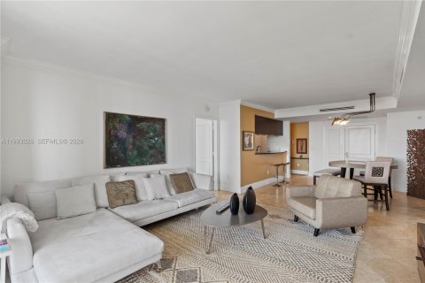 Condo in Miami, Florida, 2 bedrooms  № 2053111 - photo 2