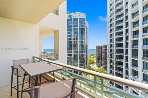 Condo in Miami, Florida, 2 bedrooms  № 2053111 - photo 10