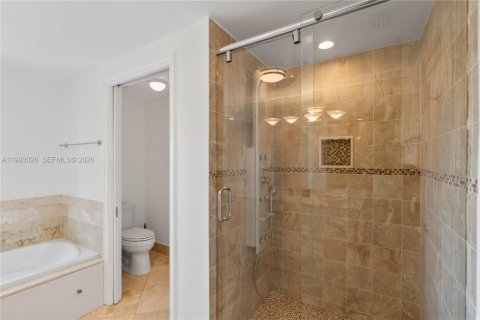 Condo in Miami, Florida, 2 bedrooms  № 2053111 - photo 27