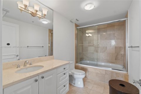 Condo in Miami, Florida, 2 bedrooms  № 2053111 - photo 28