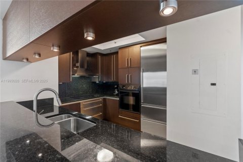 Condo in Miami, Florida, 2 bedrooms  № 2053111 - photo 24