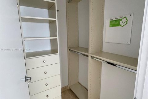 Снять в аренду кондоминиум в Майами, Флорида 1 спальня, 89.46м2, № 1964980 - фото 13