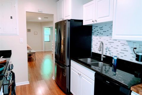 House in Gainesville, Florida 3 bedrooms, 142.33 sq.m. № 1907390 - photo 12