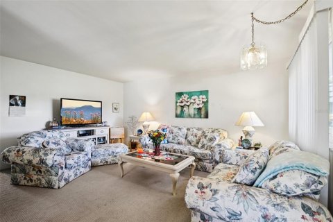 Condominio en venta en Sun City Center, Florida, 2 dormitorios, 89.19 m2 № 2103528 - foto 6