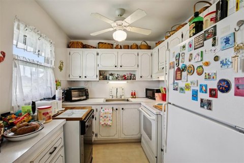 Condominio en venta en Sun City Center, Florida, 2 dormitorios, 89.19 m2 № 2103528 - foto 12