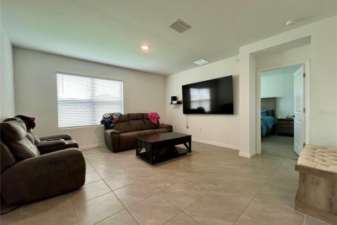 House in Plant City, Florida 4 bedrooms, 171.5 sq.m. № 1916035 - photo 13