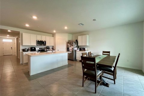 House in Plant City, Florida 4 bedrooms, 171.5 sq.m. № 1916035 - photo 9