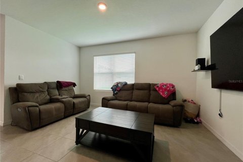 House in Plant City, Florida 4 bedrooms, 171.5 sq.m. № 1916035 - photo 12